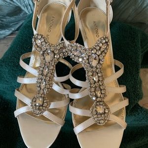 Antonio Melani Rhinestone shoes SZ 7.5